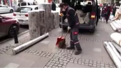 Sigara içme yasağıyla beraber yerlerde izmaritler azaldı