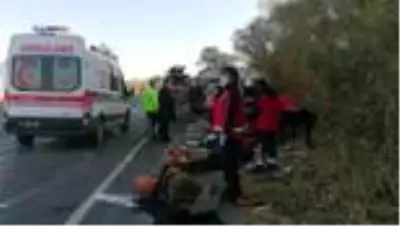 Sığınmacıları taşıyan minibüs devrildi: 2 ölü, 29 yaralı (5) Sığınmacıları taşıyan minibüs devrildi: 2 ölü, 29 yaralı (5)