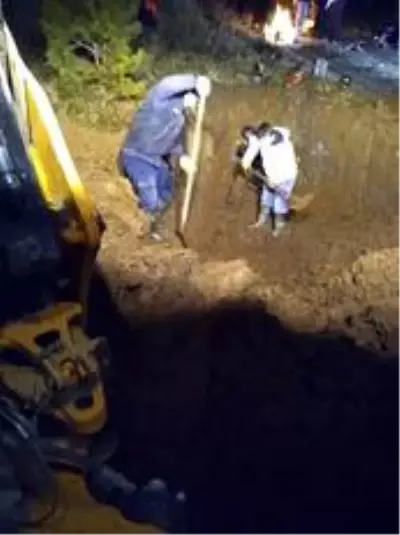 Su arızası gece boyu süren mesai ile giderildi Su arızası gece boyu süren mesai ile giderildi