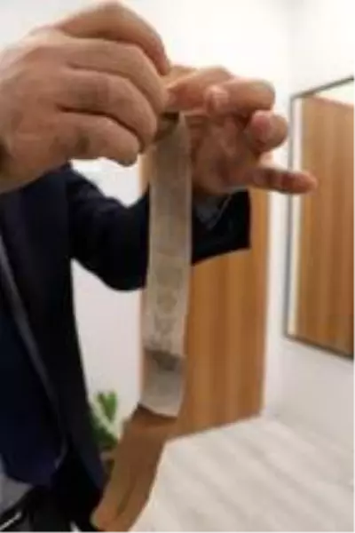 Tarihi Kur'an-ı Kerim'i 10 bin liraya satmak isterken yakalandı Tarihi Kur'an-ı Kerim'i 10 bin liraya satmak isterken yakalandı