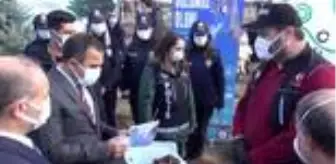 Türker Öksüz: Vali Türker Öksüz'den 'Kars uyuşturucuyla mücadelede güvenli şehir' vurgusu Türker Öksüz: Vali Türker Öksüz'den 'Kars uyuşturucuyla mücadelede güvenli şehir' vurgusu