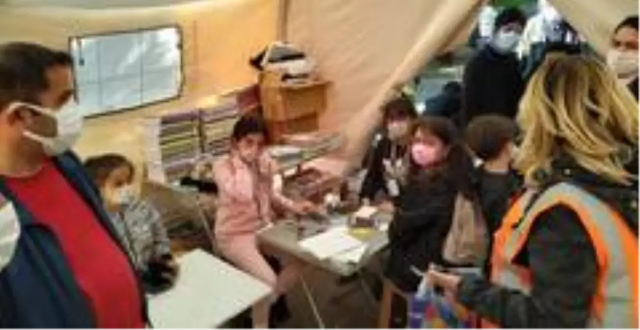 Ayvalıklı öğrencilerden depremzedelere yürekli destek