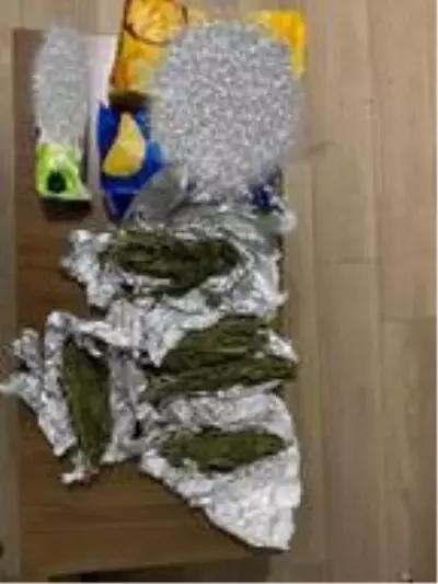 Cips paketlerinden esrar çıktı Cips paketlerinden esrar çıktı