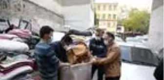 Afet Ve Acil Durum Yönetimi Başkanlığı: Depremzedelerin battaniyeleri işportadan toplandı Afet Ve Acil Durum Yönetimi Başkanlığı: Depremzedelerin battaniyeleri işportadan toplandı