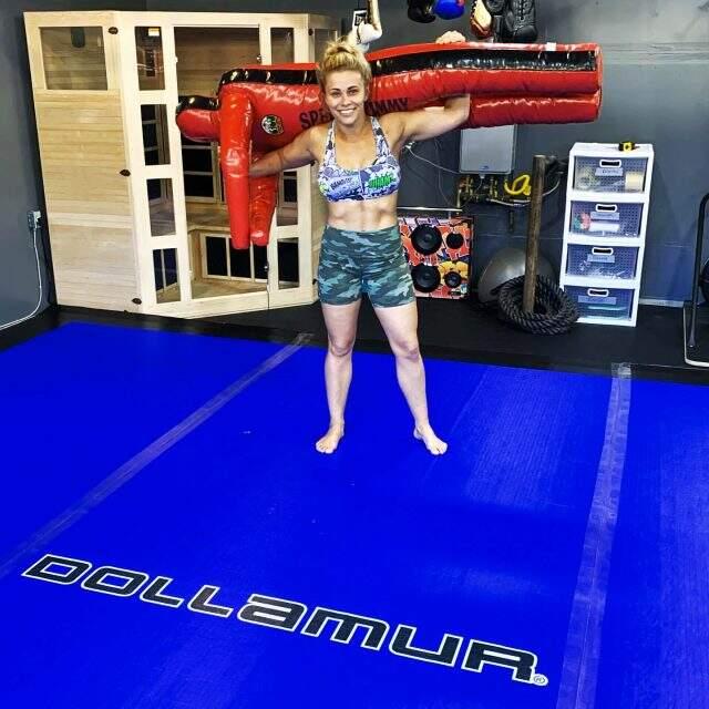 Dövüşçü Paige VanZant'tan, çıplak fotoğraflarını paylaşması için para gönderen hayranlarını üzen haber Dövüşçü Paige VanZant'tan, çıplak fotoğraflarını paylaşması için para gönderen hayranlarını üzen haber
