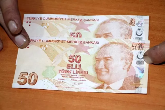 'Başıma talih kuşu kondu' diyen taksici hatalı basım 50 TL'yi 50 bin TL'ye satışa çıkardı