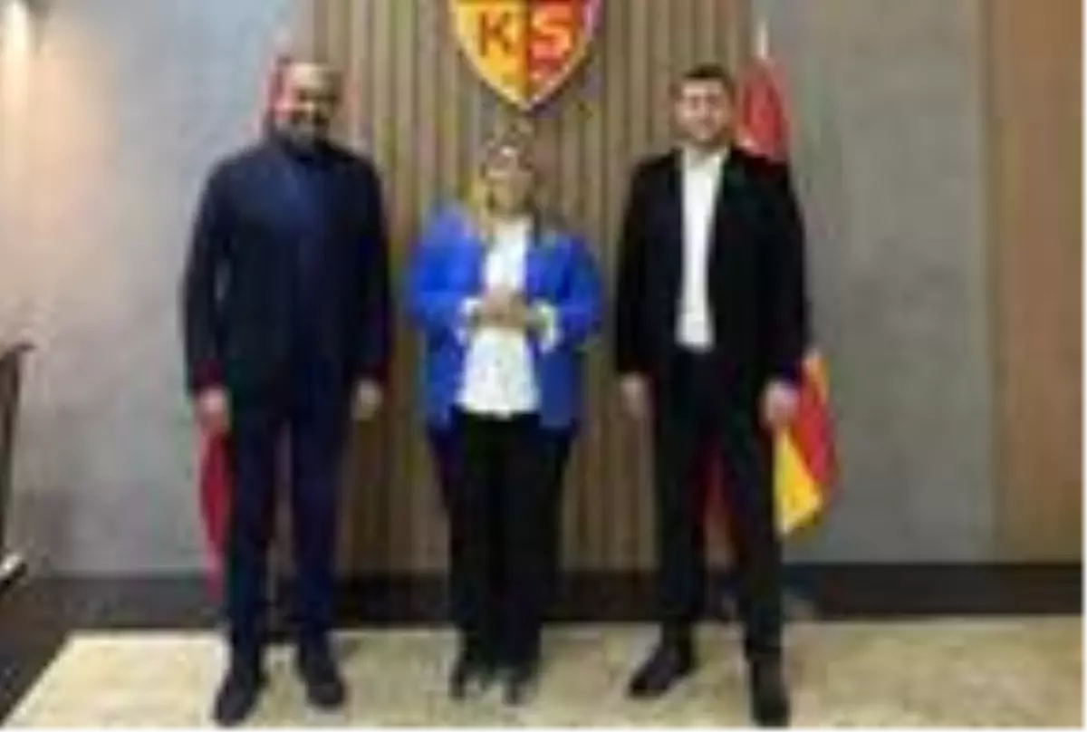 Kayserispor'a kesilen 24 bin lira cezayı Milletvekili Ersoy üstlendi