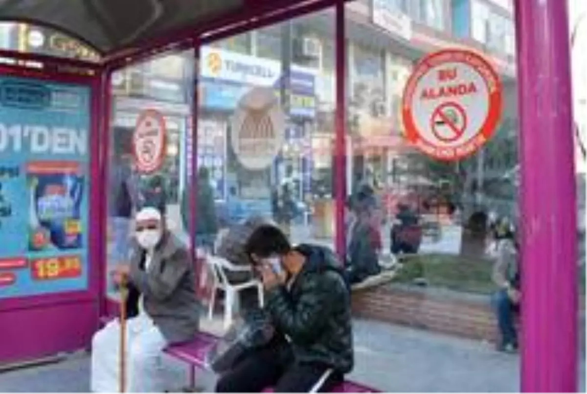 Kızıltepe'de sigara yasağına karşı uyarıcı afişler asılıyor