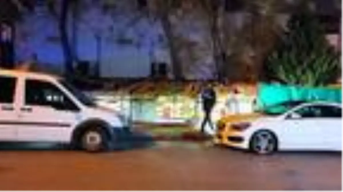 KÜÇÜKÇEKMECE'DE DERNEĞE SİLAHLI SALDIRI 1 YARALI