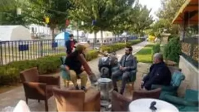 Kulalı kardeşler, mekanını depremzedeler ve AFAD için açtı Kulalı kardeşler, mekanını depremzedeler ve AFAD için açtı