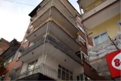 Malatya'da balkondan düşen kadın ağır yaralandı Malatya'da balkondan düşen kadın ağır yaralandı