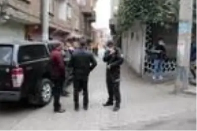 Son dakika haber | Markete giderken silahlı kavganın ortasında kaldı, sırtından vuruldu Son dakika haber | Markete giderken silahlı kavganın ortasında kaldı, sırtından vuruldu