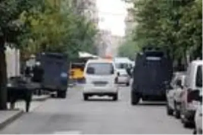 Son dakika haber | Markete giderken silahlı kavganın ortasında kaldı, sırtından vuruldu Son dakika haber | Markete giderken silahlı kavganın ortasında kaldı, sırtından vuruldu