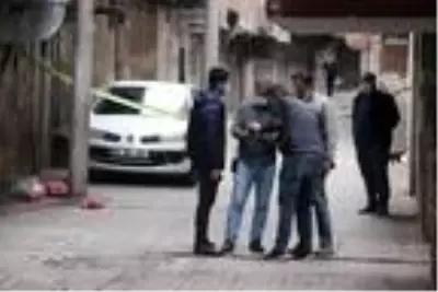 Son dakika haber | Markete giderken silahlı kavganın ortasında kaldı, sırtından vuruldu Son dakika haber | Markete giderken silahlı kavganın ortasında kaldı, sırtından vuruldu