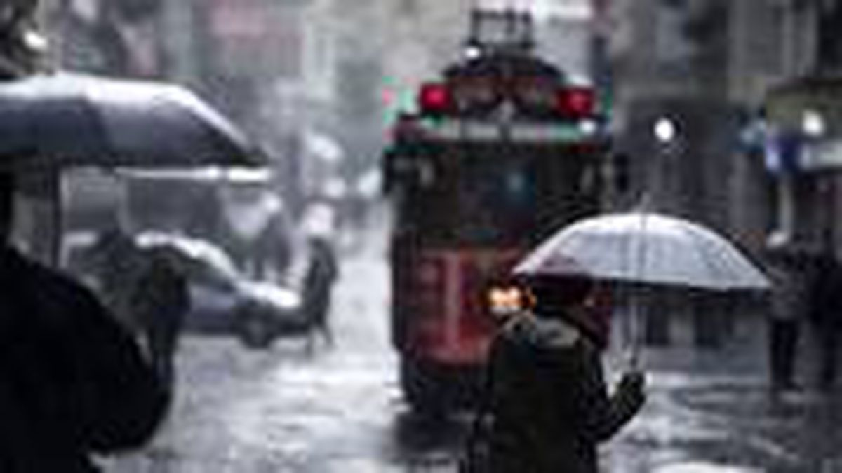 Meteoroloji'den İstanbul'a sağanak yağış uyarısı