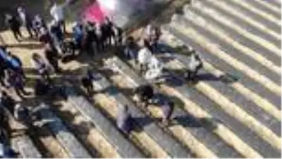 'Vali Hanım' çileği üreticinin yüzünü güldürdü 'Vali Hanım' çileği üreticinin yüzünü güldürdü