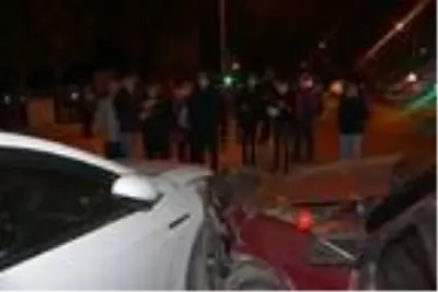 Son dakika haber: 1'i çocuk 2 kişinin yaralandığı kazayı, film gibi izlediler Son dakika haber: 1'i çocuk 2 kişinin yaralandığı kazayı, film gibi izlediler