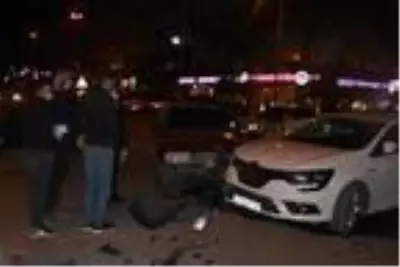 Son dakika haber: 1'i çocuk 2 kişinin yaralandığı kazayı, film gibi izlediler Son dakika haber: 1'i çocuk 2 kişinin yaralandığı kazayı, film gibi izlediler
