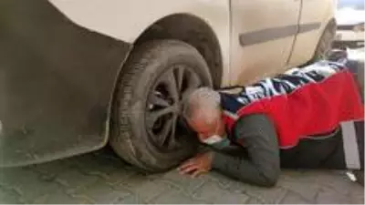 Son dakika genel: Araç motoruna sıkışan kediyi itfaiye ekipleri kurtardı Son dakika genel: Araç motoruna sıkışan kediyi itfaiye ekipleri kurtardı