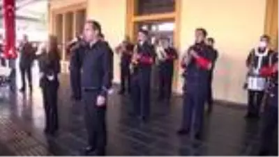 Atatürk'ün Diyarbakır'a gelişinin 83. yıl dönümü törenle kutlandı Atatürk'ün Diyarbakır'a gelişinin 83. yıl dönümü törenle kutlandı