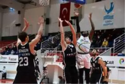 Basketbol Süper Ligi: Aliağa Petkim Spor: 82 - Beşiktaş : 72 Basketbol Süper Ligi: Aliağa Petkim Spor: 82 - Beşiktaş : 72