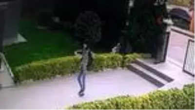 Çete hırsızlar güvenlik kamerasında...Çocuklar bisikleti, kadınlar ayakkabıları çaldı Çete hırsızlar güvenlik kamerasında...Çocuklar bisikleti, kadınlar ayakkabıları çaldı