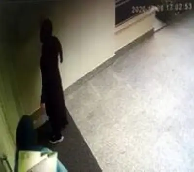 Çete hırsızlar güvenlik kamerasında...Çocuklar bisikleti, kadınlar ayakkabıları çaldı Çete hırsızlar güvenlik kamerasında...Çocuklar bisikleti, kadınlar ayakkabıları çaldı