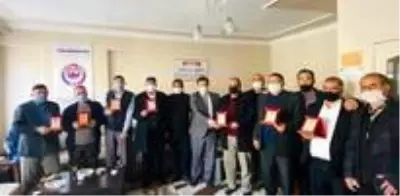 Diva-Sen'den emekli imamlara vefa plaketi Diva-Sen'den emekli imamlara vefa plaketi