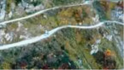 'Dünyanın en tehlikeli yolu'ndan geçmek cesaret istiyor 'Dünyanın en tehlikeli yolu'ndan geçmek cesaret istiyor