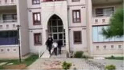 Son dakika haber | Eski kız arkadaşını silah zoruyla alıkoyduğu iddia edilen kişi yakalandı Son dakika haber | Eski kız arkadaşını silah zoruyla alıkoyduğu iddia edilen kişi yakalandı