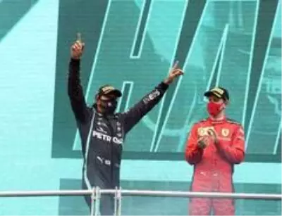 Hamilton kupasını aldı