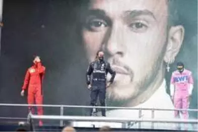 Hamilton kupasını aldı