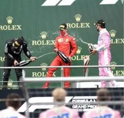 Hamilton kupasını aldı