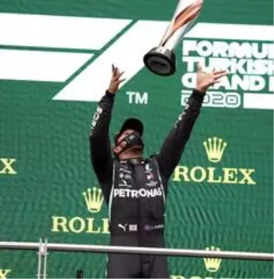Hamilton kupasını aldı