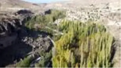 Ihlara Vadisi'ndeki sonbahar renkleri ziyaretçilerini hayran bırakıyor Ihlara Vadisi'ndeki sonbahar renkleri ziyaretçilerini hayran bırakıyor