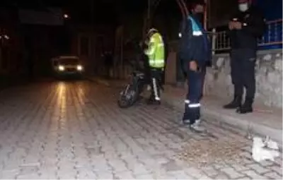 Kontrolden çıkan motosiklet temizlik görevlisine böyle çarptı Kontrolden çıkan motosiklet temizlik görevlisine böyle çarptı