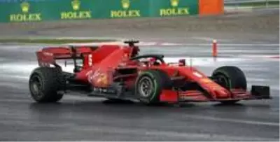 Lewis Hamilton, İstanbul'da şampiyonluğunu ilan etti Lewis Hamilton, İstanbul'da şampiyonluğunu ilan etti
