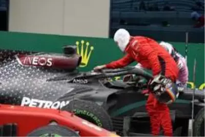 Lewis Hamilton, İstanbul'da şampiyonluğunu ilan etti Lewis Hamilton, İstanbul'da şampiyonluğunu ilan etti