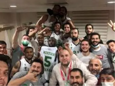 Mamak Belediyesi Basketbol Takımı'ndan farklı galibiyet Mamak Belediyesi Basketbol Takımı'ndan farklı galibiyet