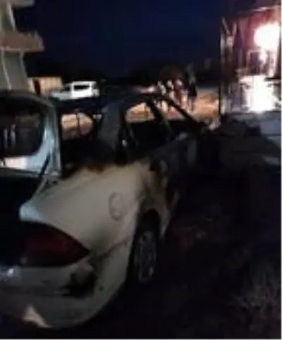 Mardin'de otomobil, yangın sonrası hurdaya döndü Mardin'de otomobil, yangın sonrası hurdaya döndü