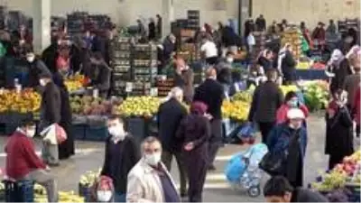 Semt pazarlarında sigara ve maske denetimi: Vatandaşlar yeni uygulamadan memnun Semt pazarlarında sigara ve maske denetimi: Vatandaşlar yeni uygulamadan memnun