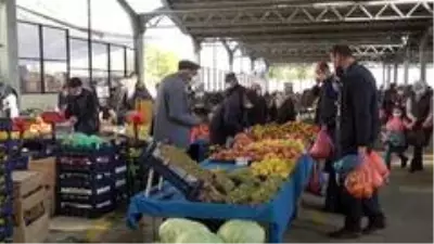 Semt pazarlarında sigara ve maske denetimi: Vatandaşlar yeni uygulamadan memnun Semt pazarlarında sigara ve maske denetimi: Vatandaşlar yeni uygulamadan memnun