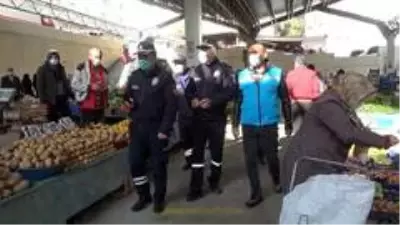 Semt pazarlarında sigara ve maske denetimi: Vatandaşlar yeni uygulamadan memnun Semt pazarlarında sigara ve maske denetimi: Vatandaşlar yeni uygulamadan memnun