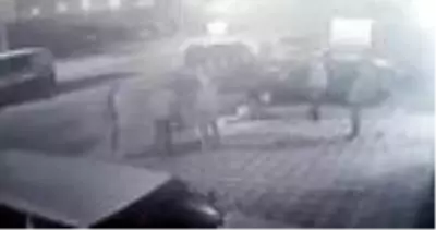 Sokak ortasında ateş açılarak öldürüldü Sokak ortasında ateş açılarak öldürüldü