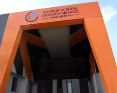 Gaziantep Yetkinlik ve Dijital Dönüşüm Merkezi faaliyete başladı Gaziantep Yetkinlik ve Dijital Dönüşüm Merkezi faaliyete başladı