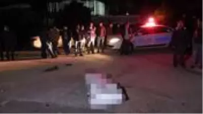 Yolun karşısına geçerken tırın çarptığı engelli adam, hayatını kaybetti Yolun karşısına geçerken tırın çarptığı engelli adam, hayatını kaybetti
