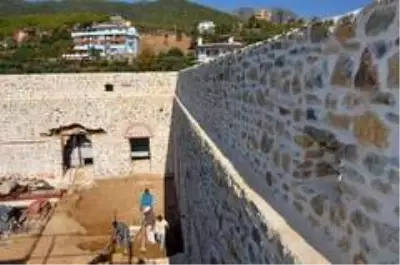 Alanya Gülevşen Cami'nde tarih yeniden ayağa kaldırılıyor Alanya Gülevşen Cami'nde tarih yeniden ayağa kaldırılıyor