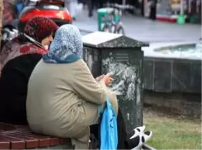 Antalya'da denetimlere rağmen maske var, sosyal mesafe yok Antalya'da denetimlere rağmen maske var, sosyal mesafe yok