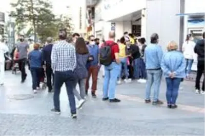 Antalya'da denetimlere rağmen maske var, sosyal mesafe yok Antalya'da denetimlere rağmen maske var, sosyal mesafe yok