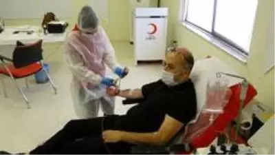 Arkadaşına plazma bulamadı, koronayı yenince Kızılay'a koştu Arkadaşına plazma bulamadı, koronayı yenince Kızılay'a koştu